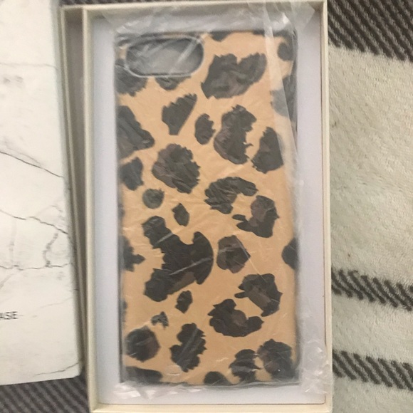 iPhone 7 Plus/8 Plus Leopard Charging Case - Picture 2 of 5